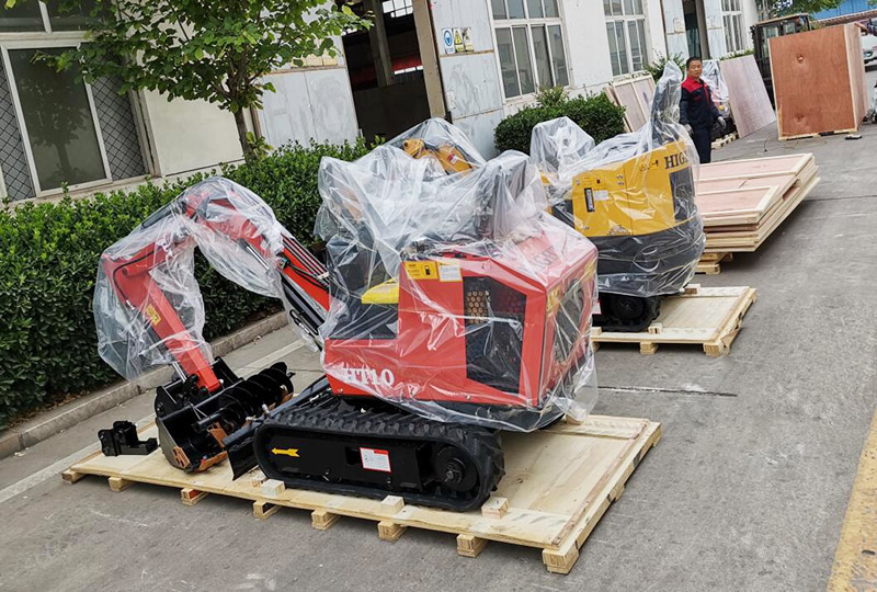 Two mini excavators of Hitop Group exported to the United States